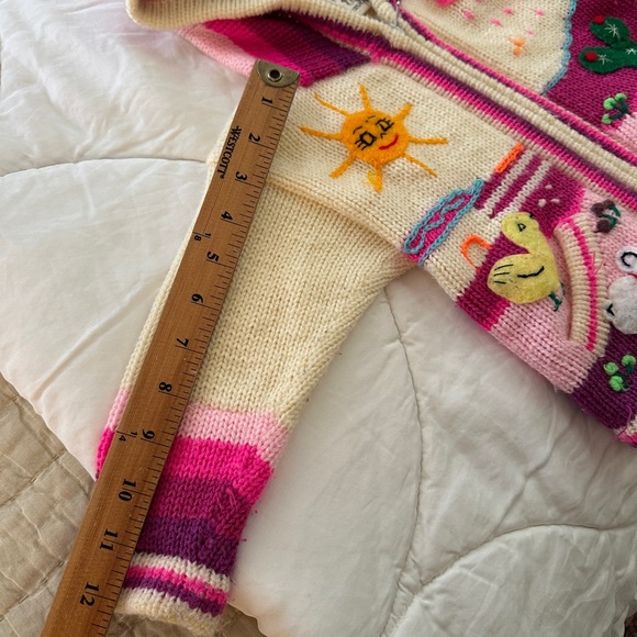 Colorful Knit Hooded Cardigan with Animal Design - Picture 8 of 9